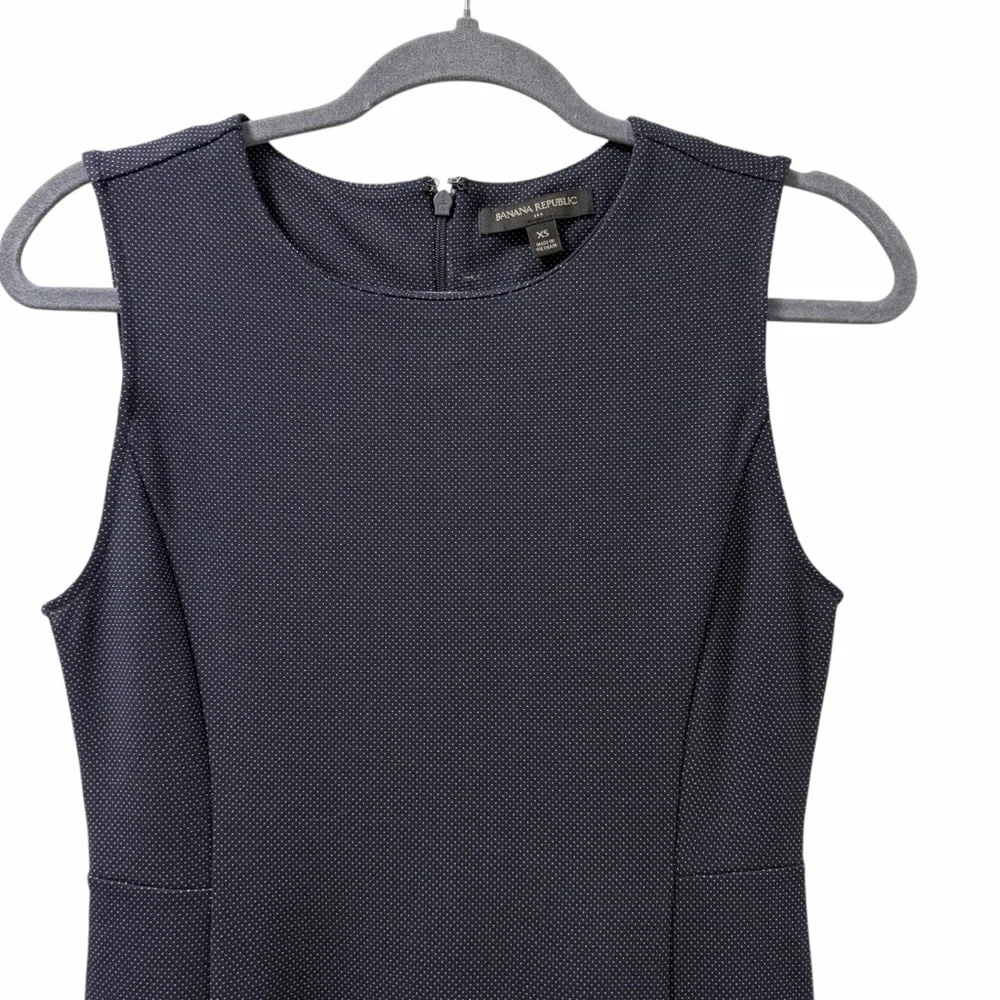 Banana Republic Navy Blue Micro Polka Dot Sleeveless Sheath Dress - Size XS